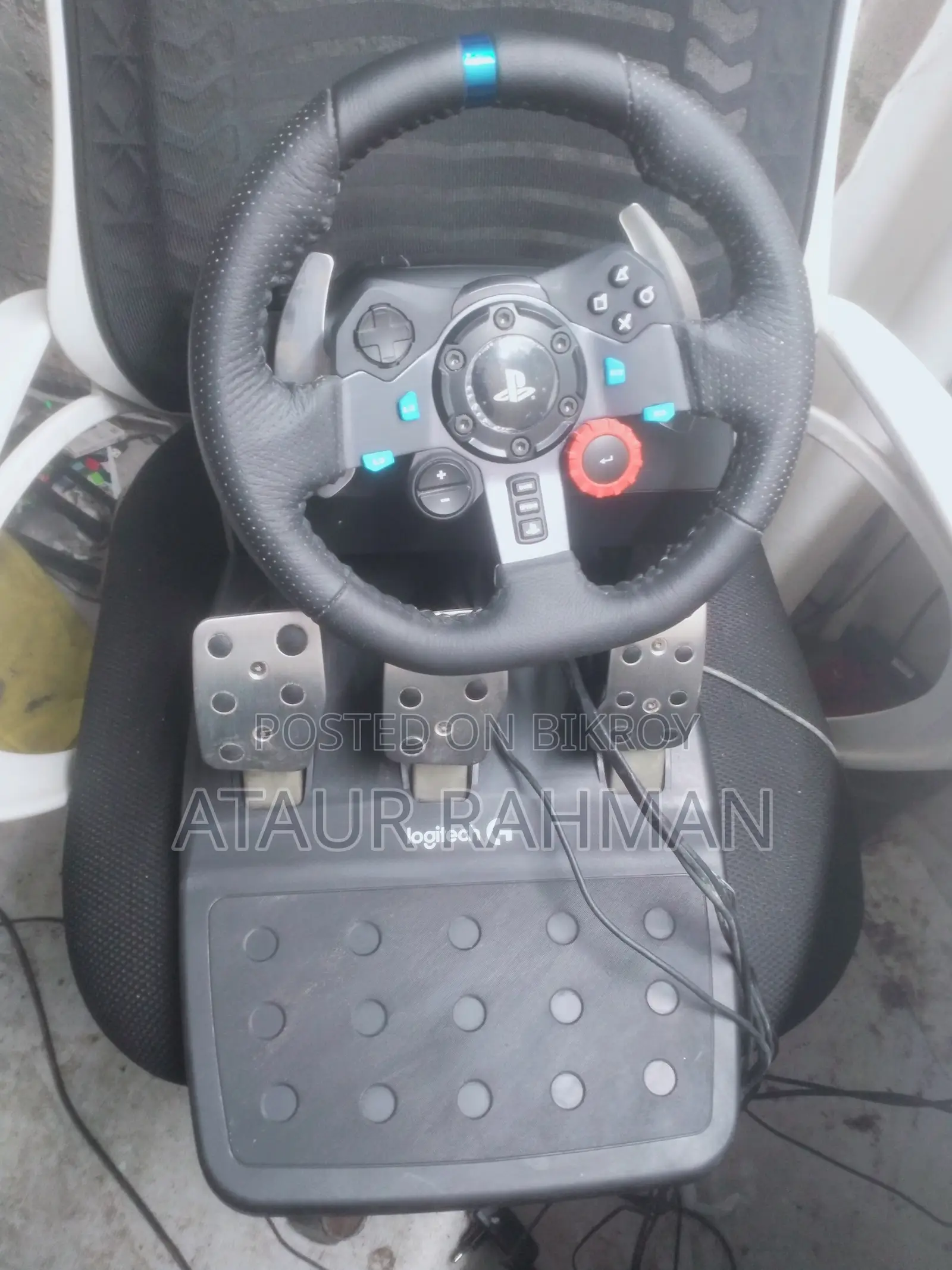 Logitech G29 Driving Force Racing Wheel