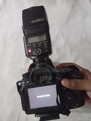 Canon 70d Body, Lens, Battery Etc. Full Fresh | Not a Single Problem