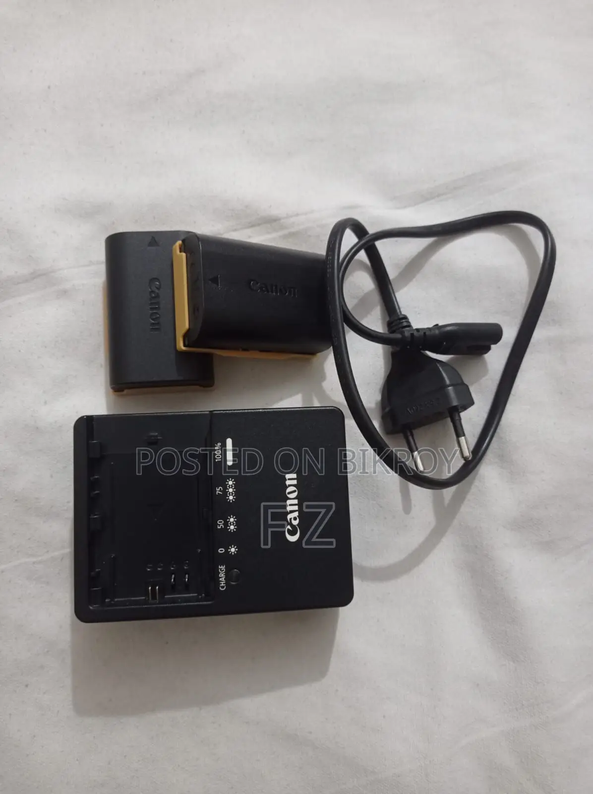Canon 70d Body, Lens, Battery Etc. Full Fresh | Not a Single Problem
