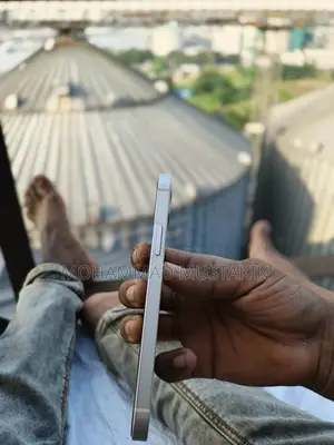 অ্যাপল আইফোন ১২ ১২৮ জিবি সাদা