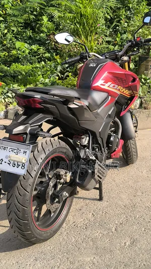 Honda Hornet 2.0 2024 Red