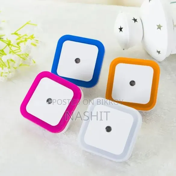 Smart Auto Light Sensor Night Lamp (Plug-In)