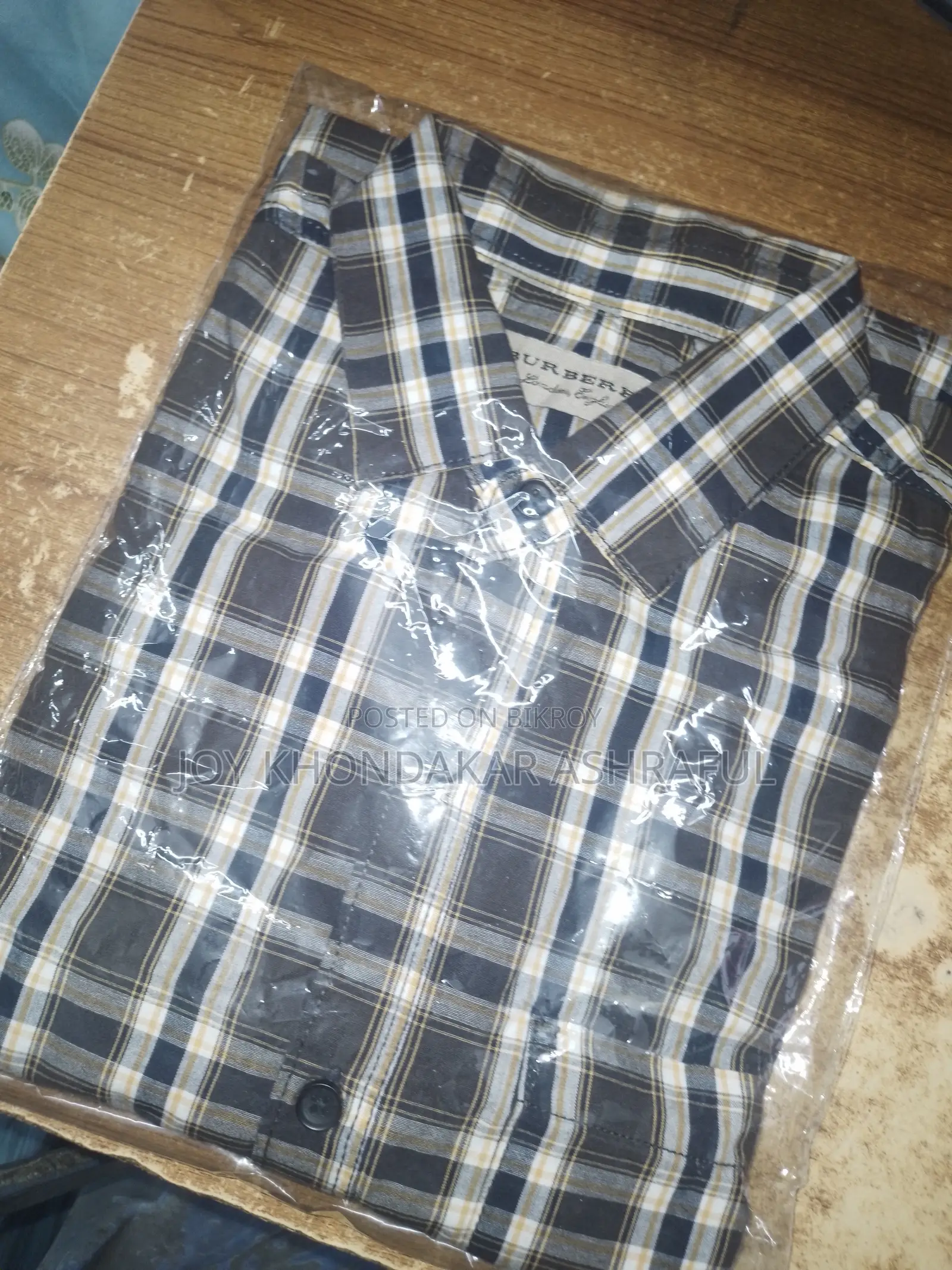 BURBERRY London Men's Casual Shirt (Half Sleeve)