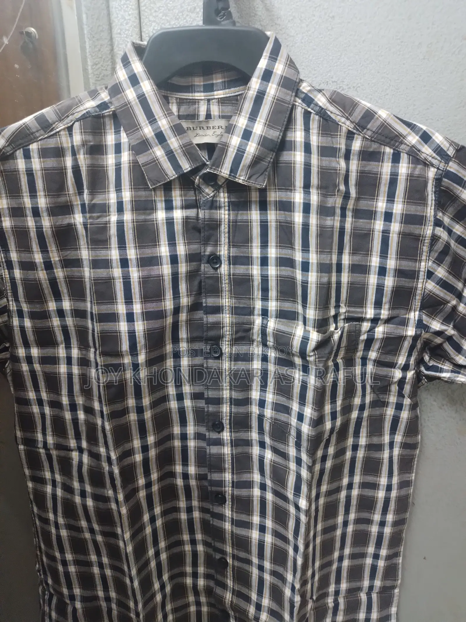 BURBERRY London Men's Casual Shirt (Half Sleeve)