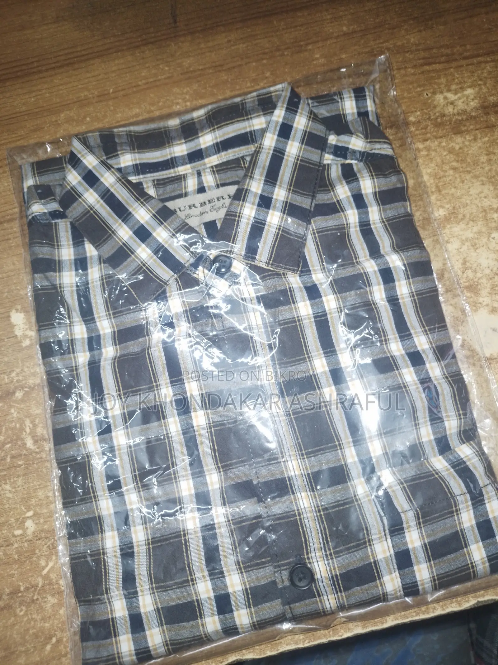 BURBERRY London Men's Casual Shirt (Half Sleeve)
