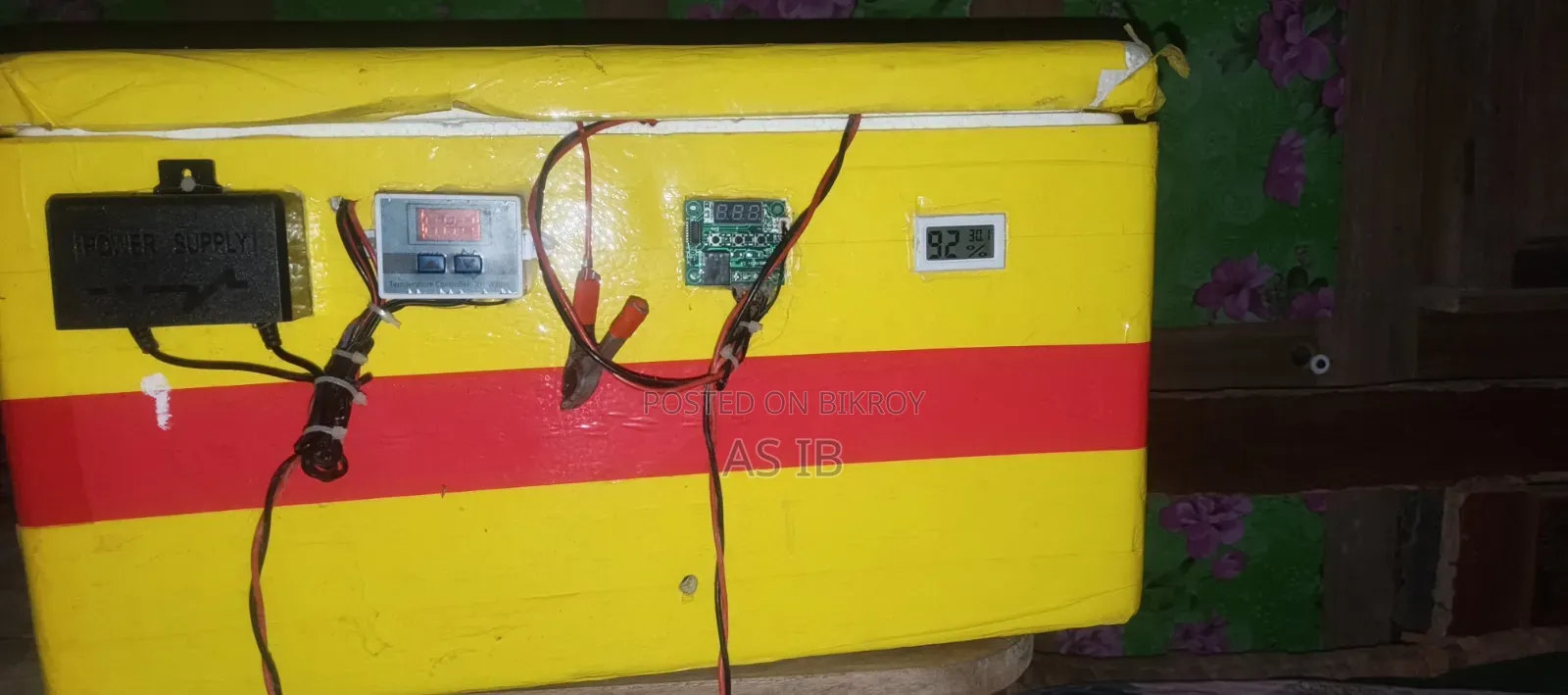 Incubator Machine