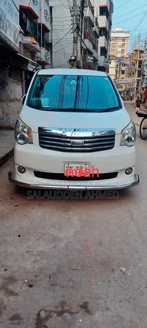 Toyota Noah 2009 White