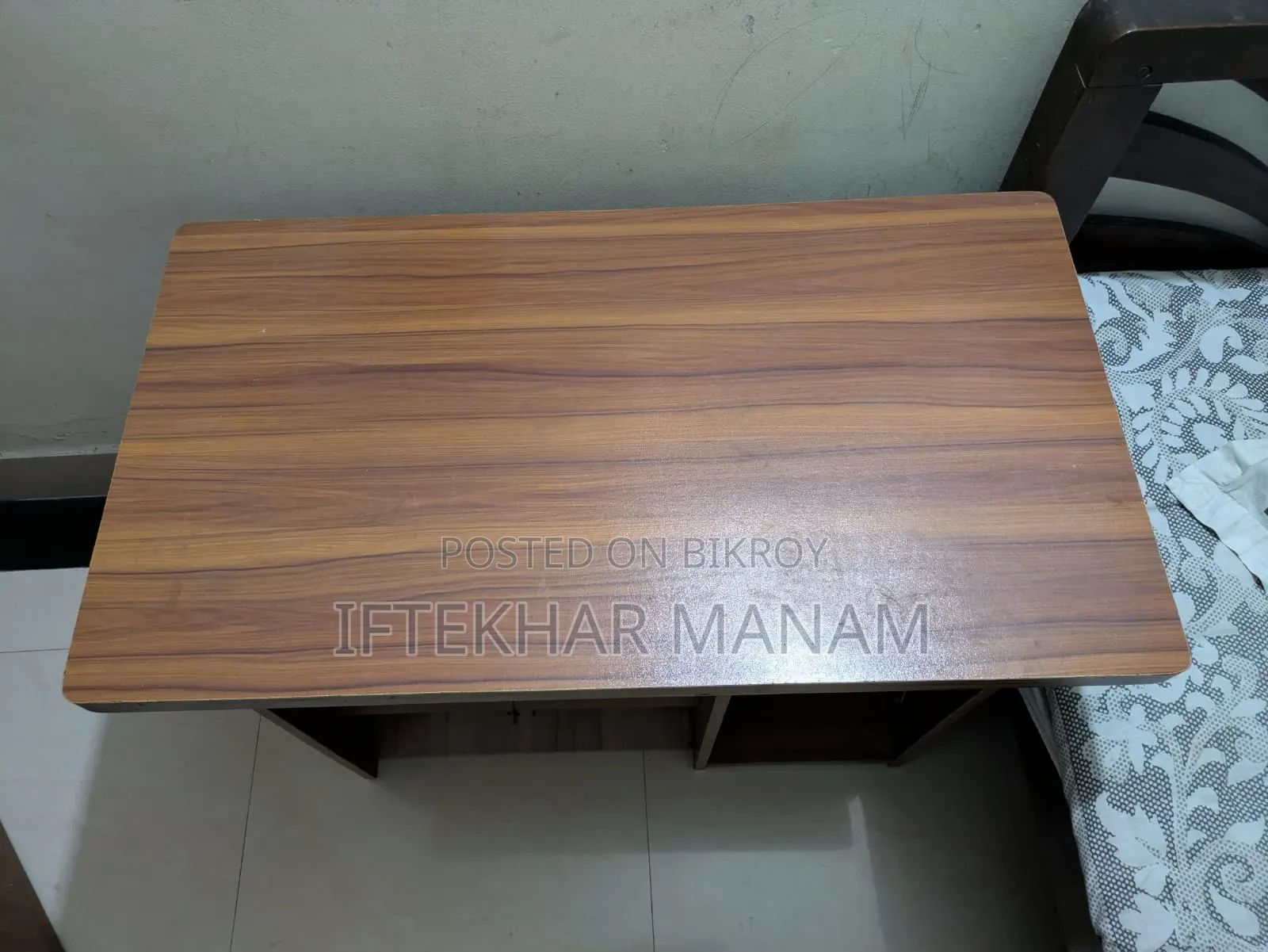 কম্পিউটার বা পড়ার টেবিল