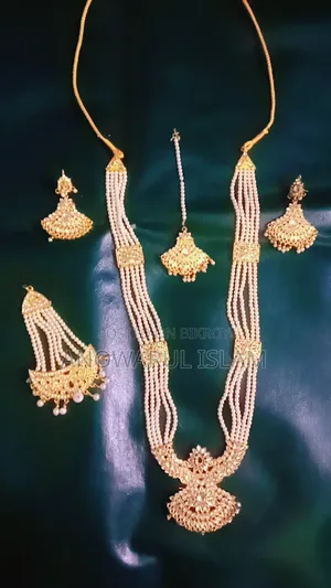 New Gold Plate Set