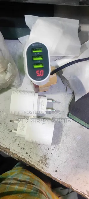 খুবই ভালো মানের ডিসপ্লে যুক্ত চার্জার