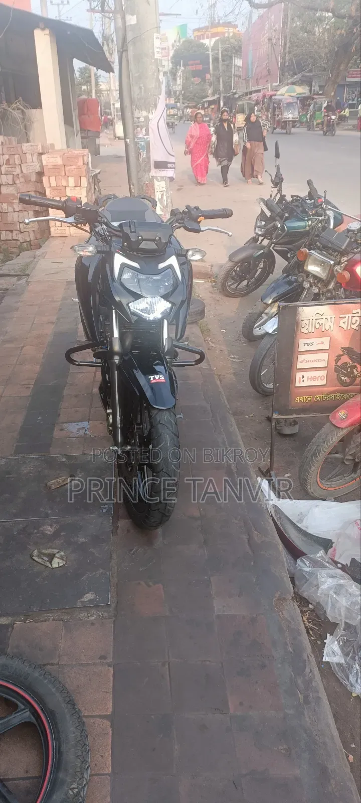 টিভিএস অ্যাপাচি ১৬০ ৪ভি ২০২২ কালো