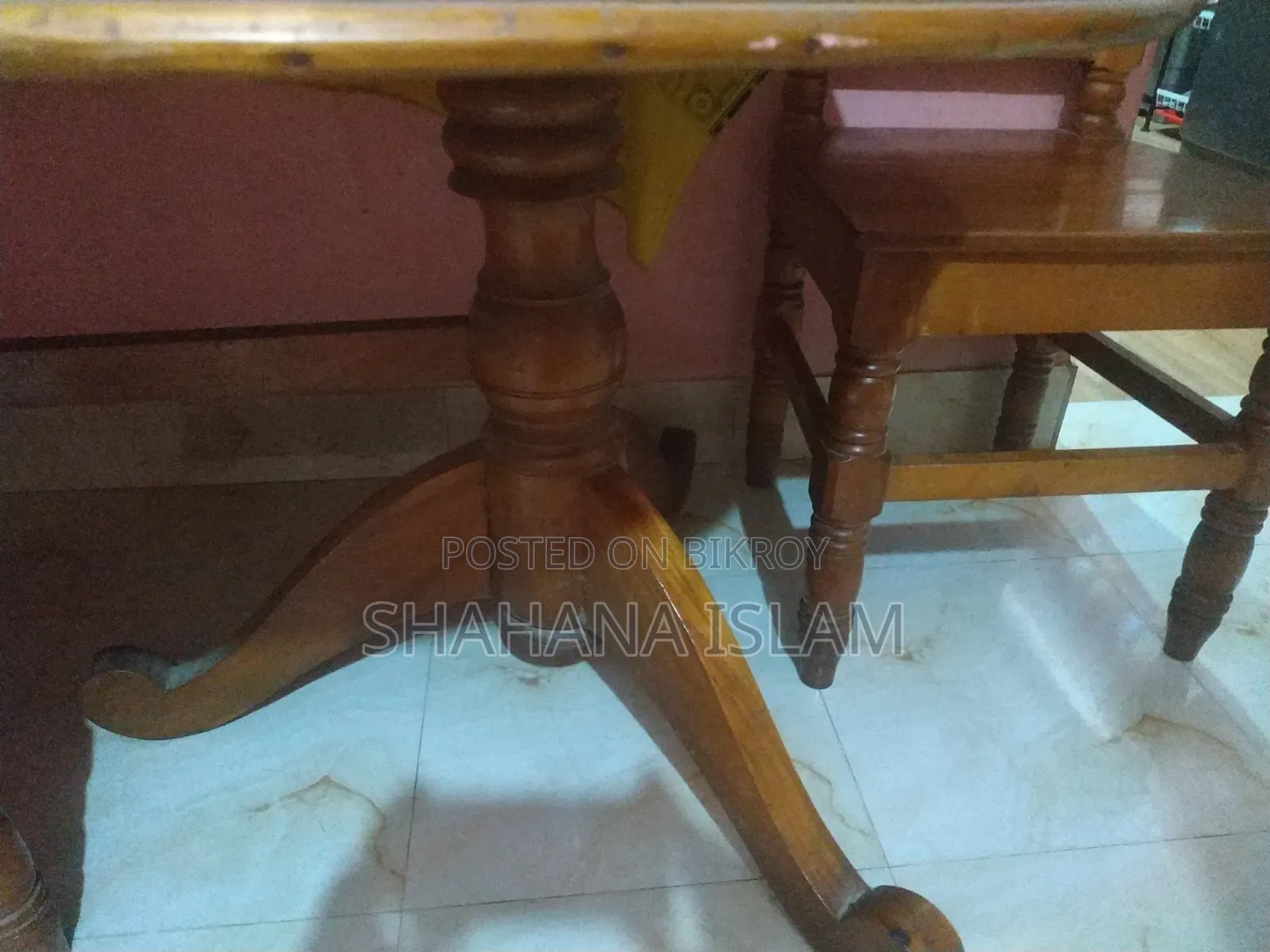 মেহগনি কাঠের ডাইনিং টেবিল