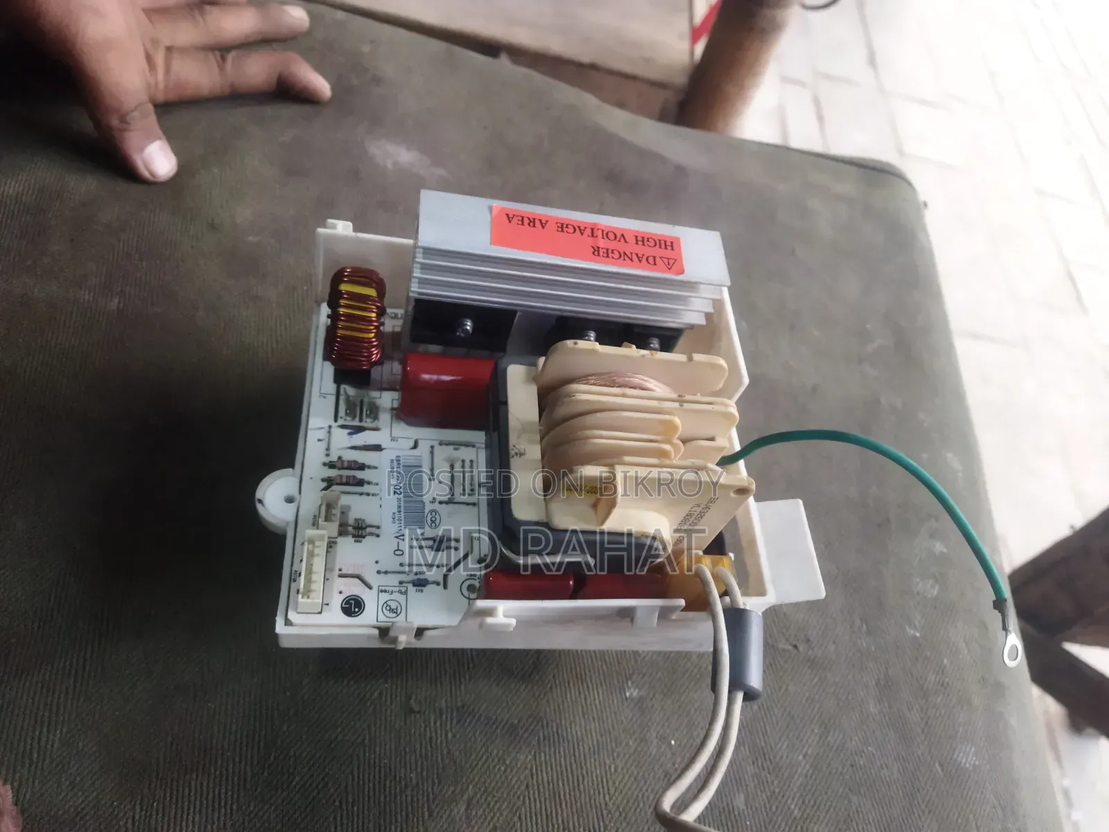 একটি ওভেন ইনভার্টার সার্কিট আছে জদি নিতে চান মেসেজ দিয়ে জানান