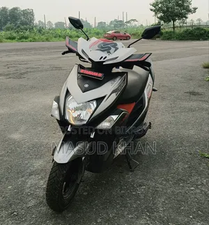 ইয়ামাহা ২০২১ গ্রে