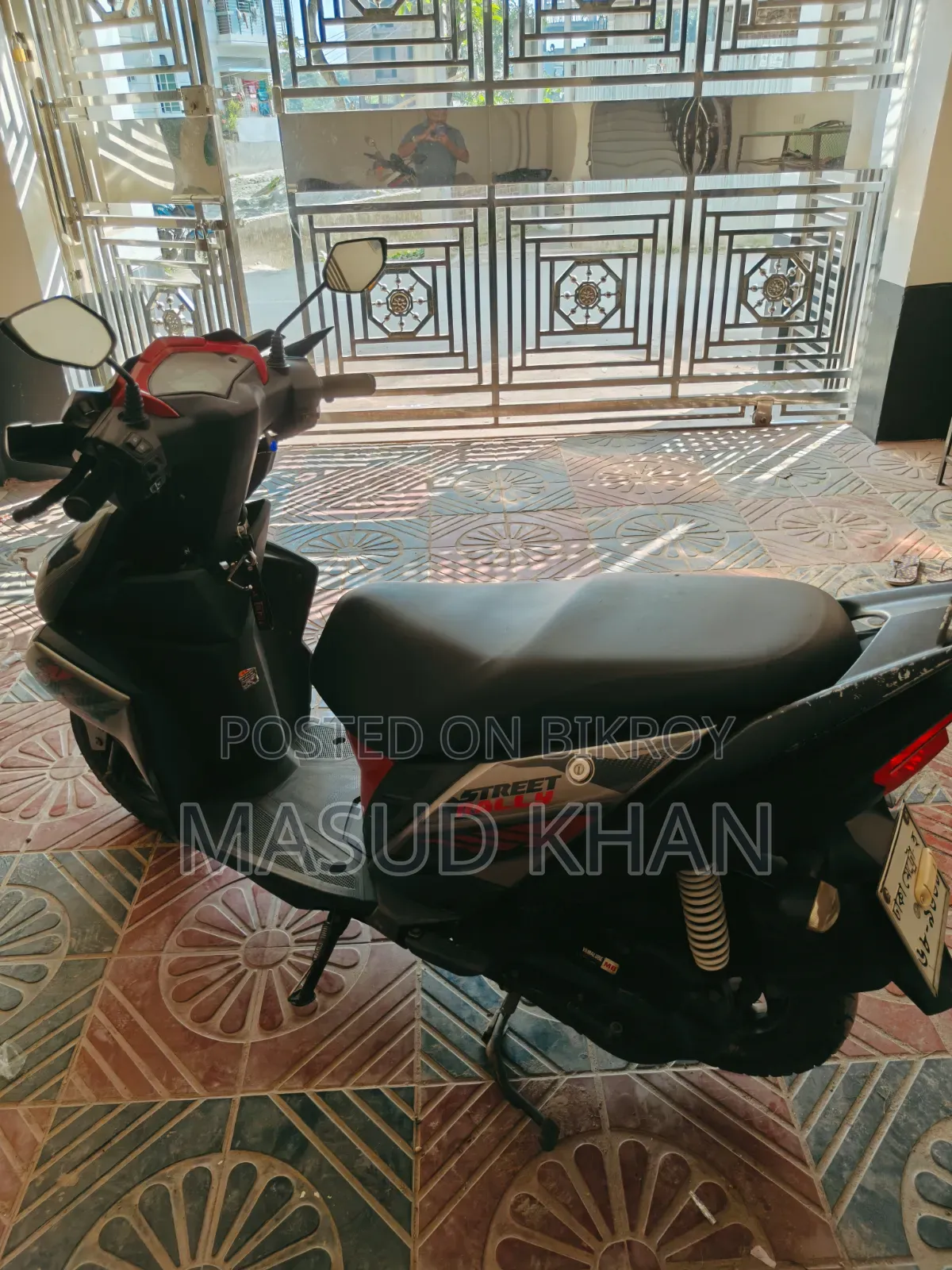 ইয়ামাহা ২০২১ গ্রে