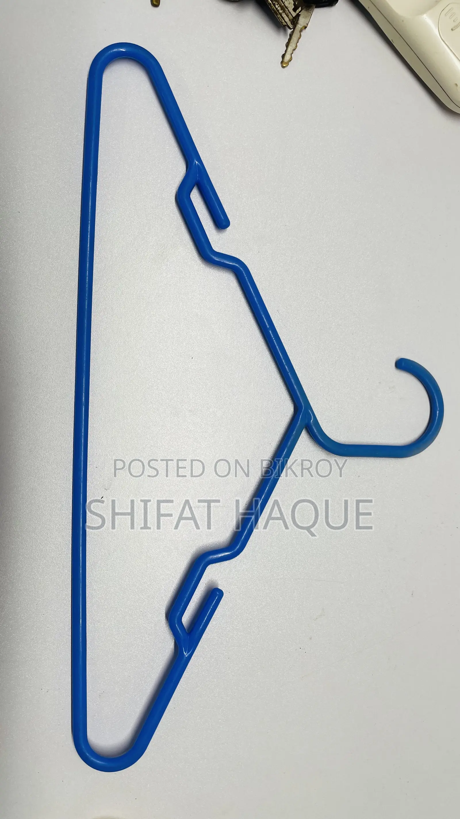 কাপড় ঝোলানোর হ্যাঙ্গার