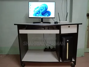 কম্পিউটার টেবিল