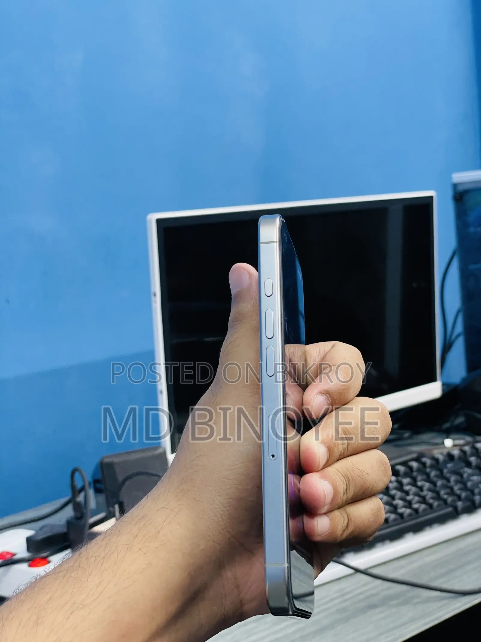 অ্যাপল আইফোন ১৬ প্রো ১২৮ জিবি সিলভার