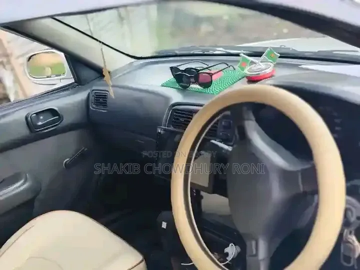 Toyota Corolla 2000 White