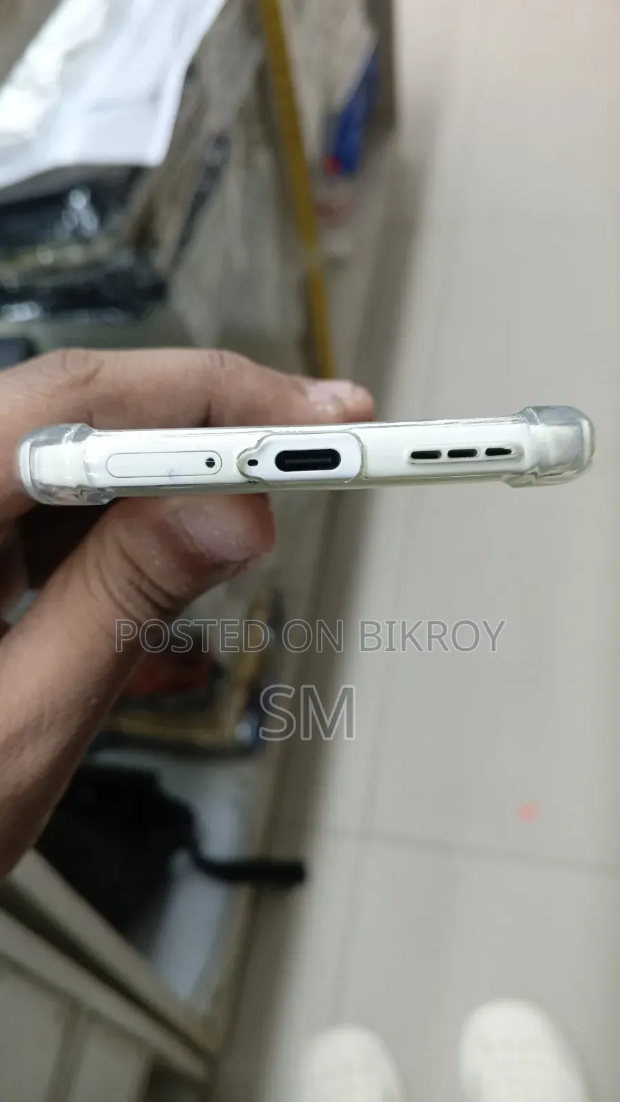 নতুন টেকনো পোভা স্লিম ৫জি ২৫৬ জিবি সাদা