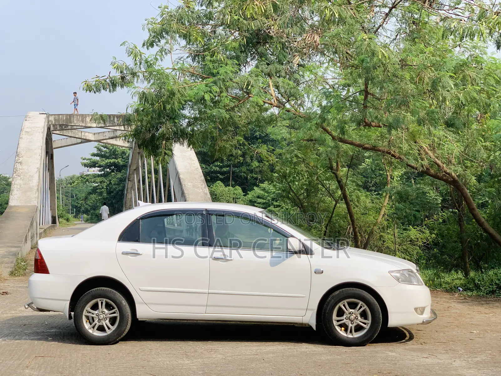 টয়োটা করোলা এস ২০০৫ সাদা