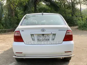 টয়োটা করোলা এস ২০০৫ সাদা