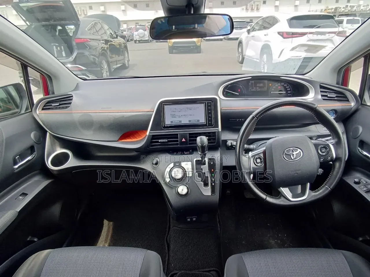 Toyota Sienta 2021