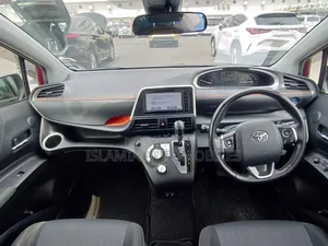 Toyota Sienta 2021