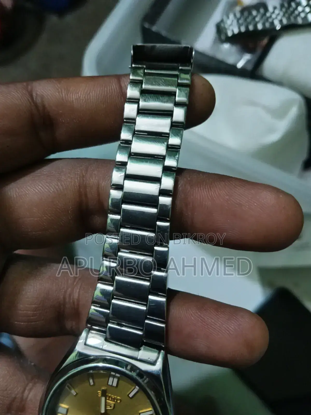 Vintage Automatic Seiko 5 Watch Works Without Battery