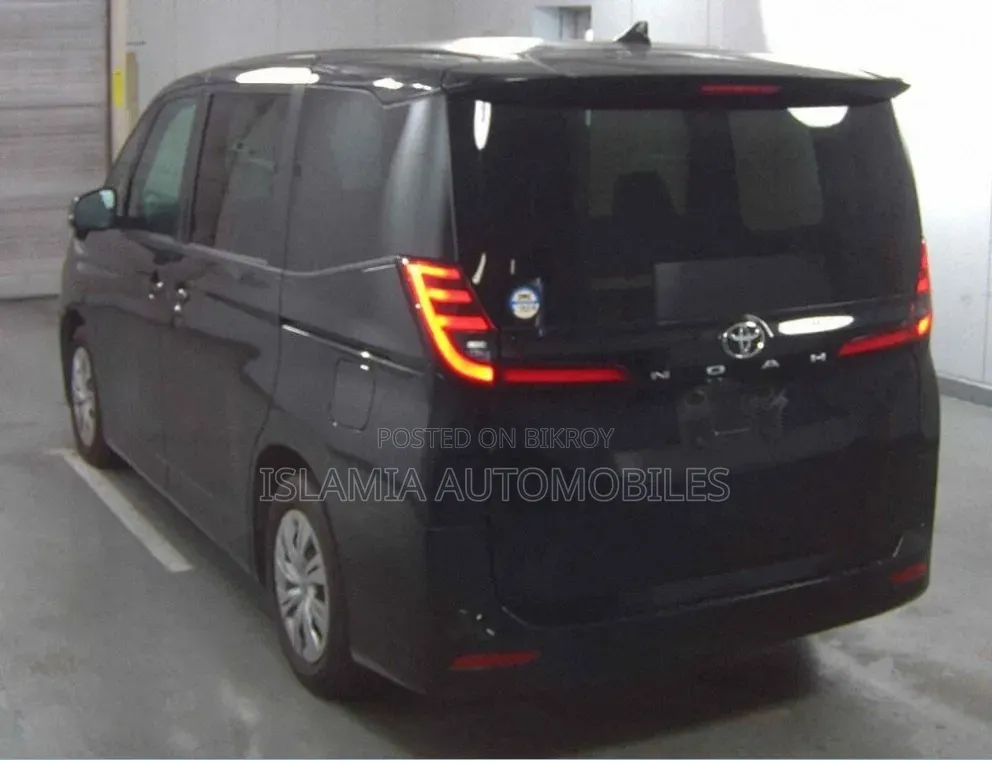 Toyota Noah 2022 Black