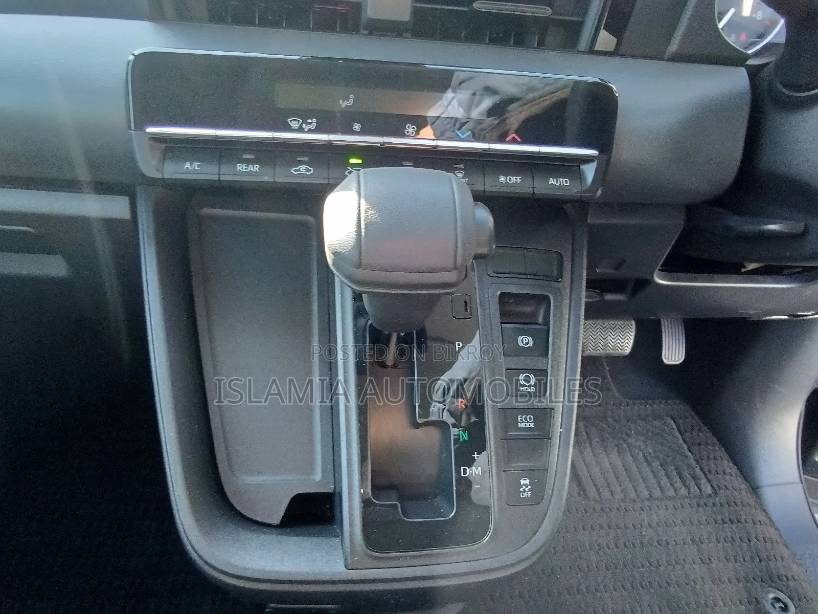 Toyota Noah 2022 Black