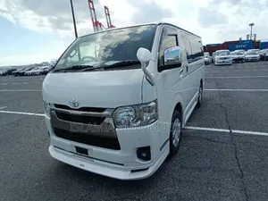 Toyota HiAce 2023