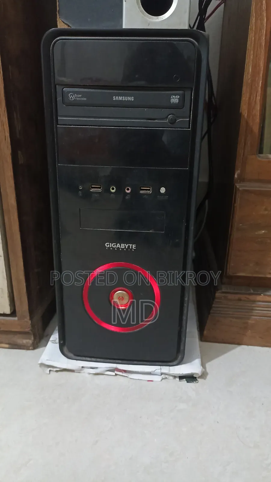 Desktop Computer 12GB Intel Pentium Hard Disk Drive + Solid State Drive 500GB