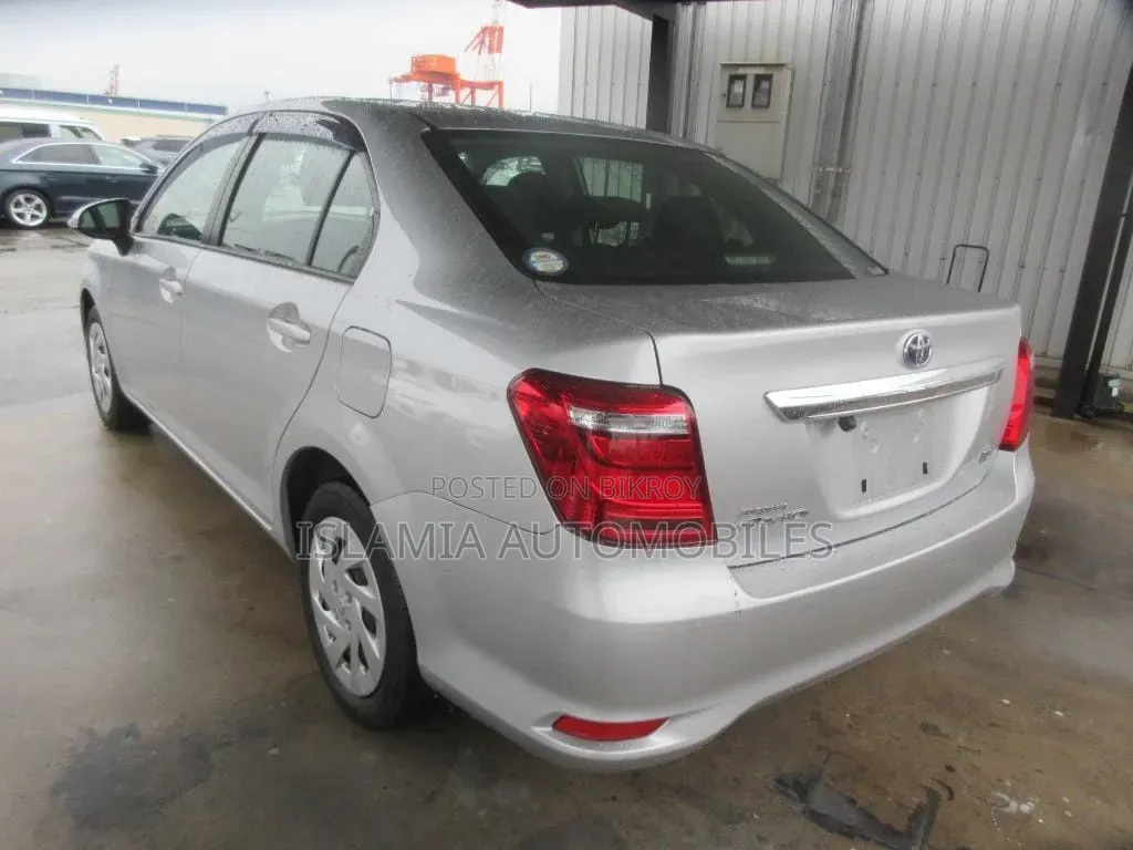 Toyota Axio 2021 Silver