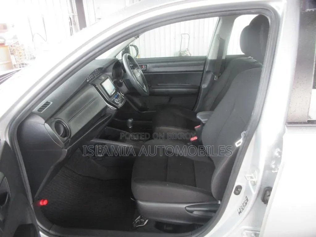 Toyota Axio 2021 Silver