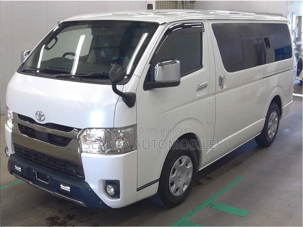 Toyota HiAce 2021