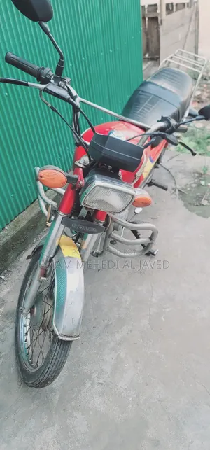 হোন্ডা ২০১০ লাল