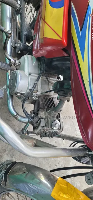 হোন্ডা ২০১০ লাল
