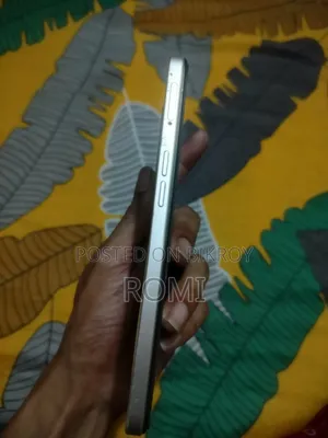 Oppo A77 4G 128 GB Yellow