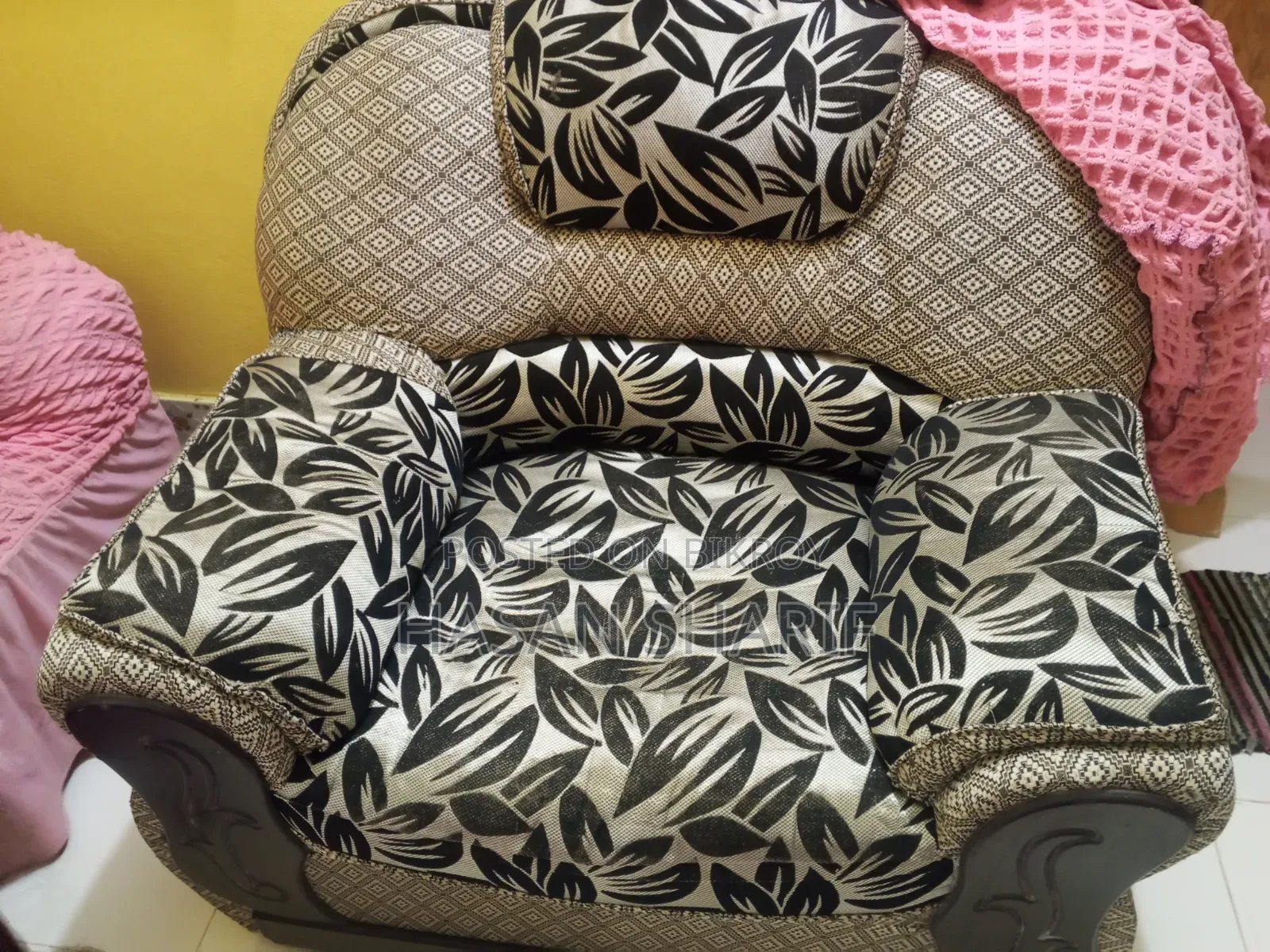 ফ্রেশ কন্ডিশন সোফা