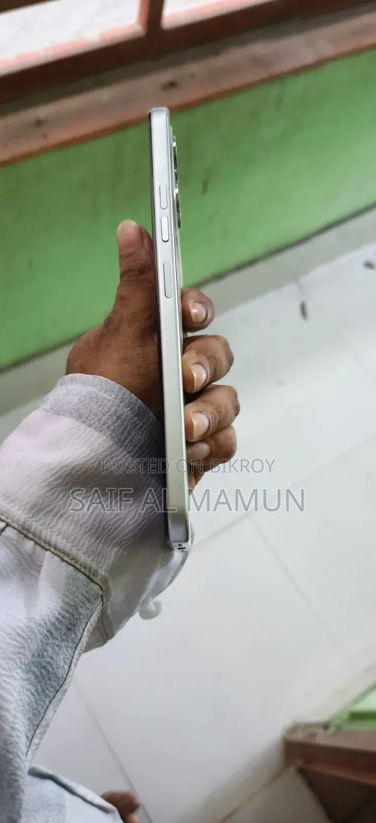 টেকনো স্পার্ক ৪০ ১২৮ জিবি হোয়াইট