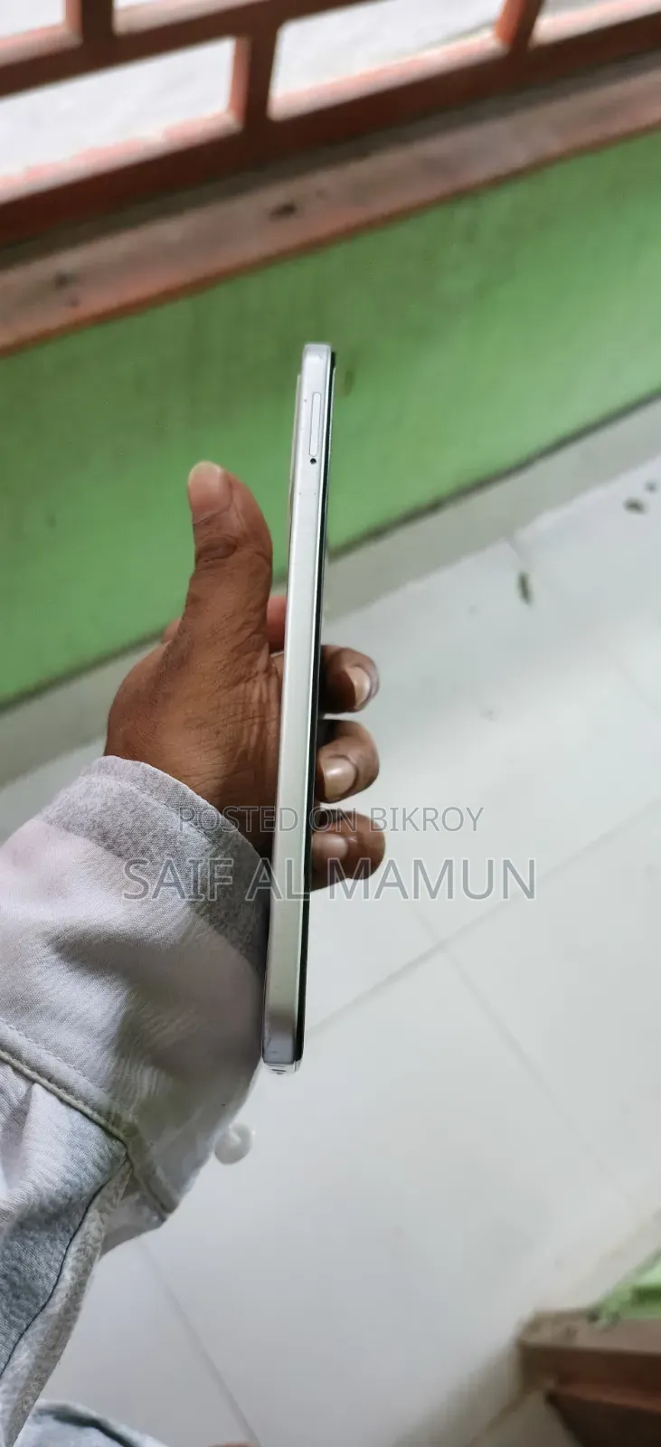 টেকনো স্পার্ক ৪০ ১২৮ জিবি হোয়াইট