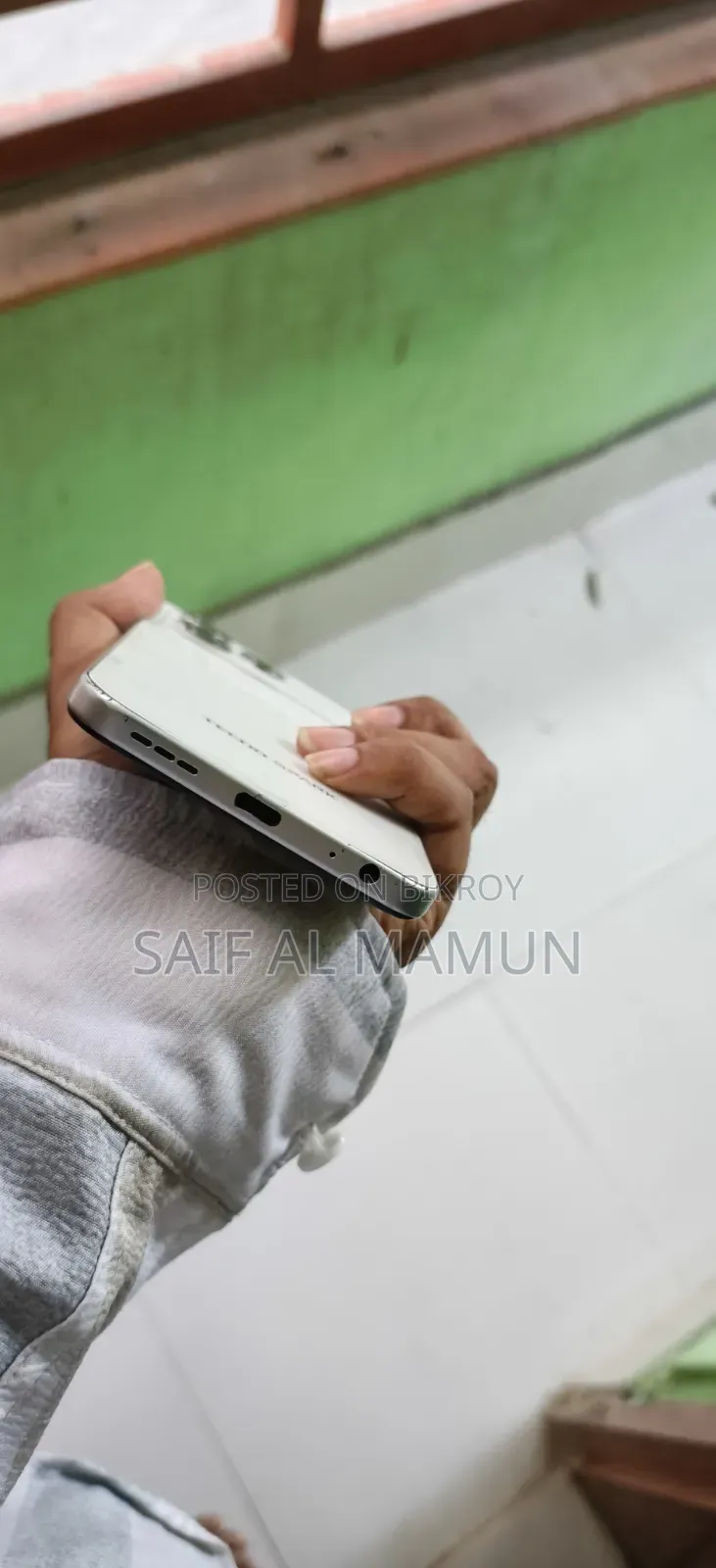 টেকনো স্পার্ক ৪০ ১২৮ জিবি হোয়াইট