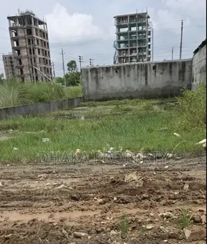 সেক্টর-১৭/ডিতে ৬০ ফিট রাস্তা জোড়া ৬ কাঠা পার্ক ভিউ
