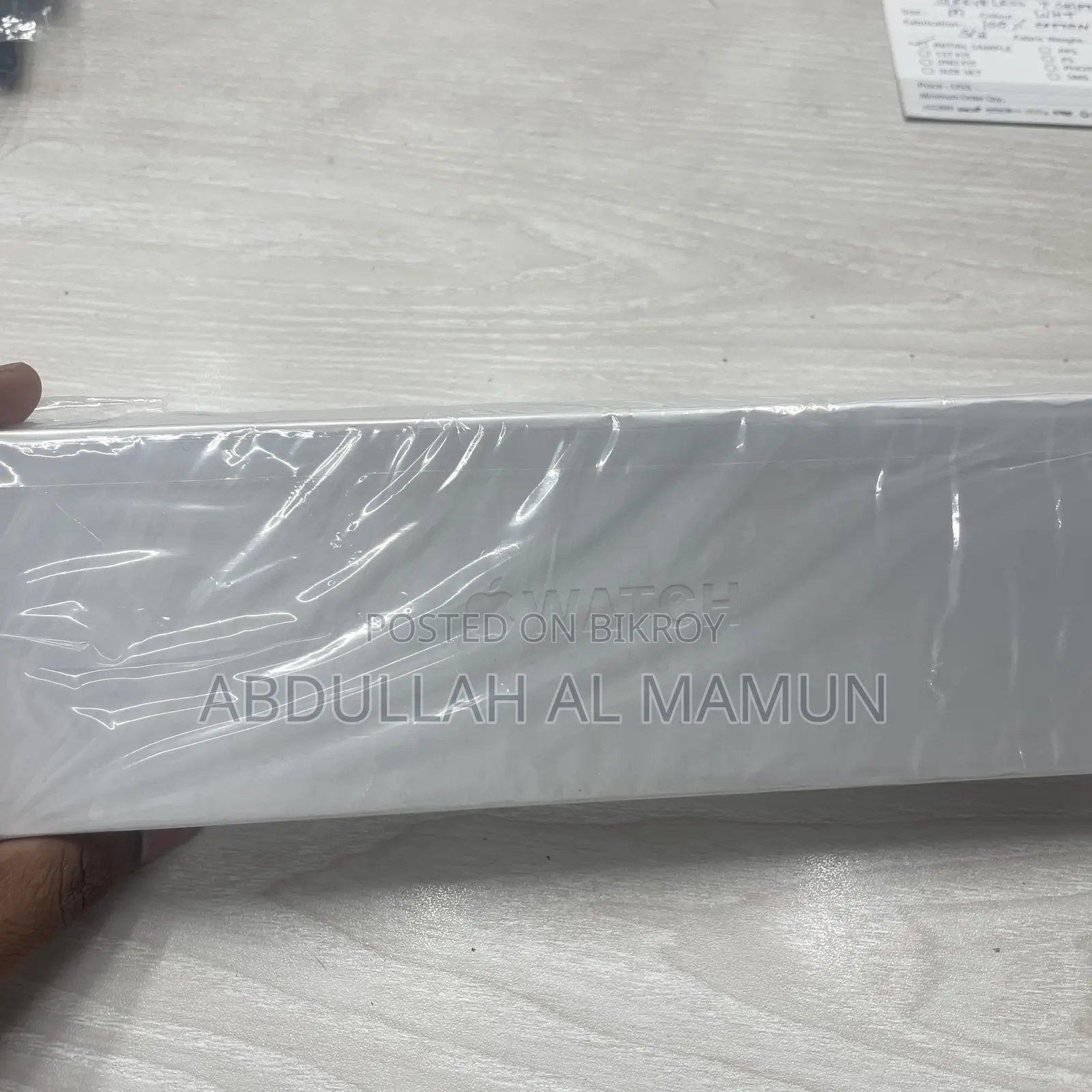 সম্পূর্ণ নতুন এবং অব্যবহৃত অ্যাপল ওয়াচ সিরিজ ১১, ৪২মিমি জিপিএস, জেট ব্ল্যাক।