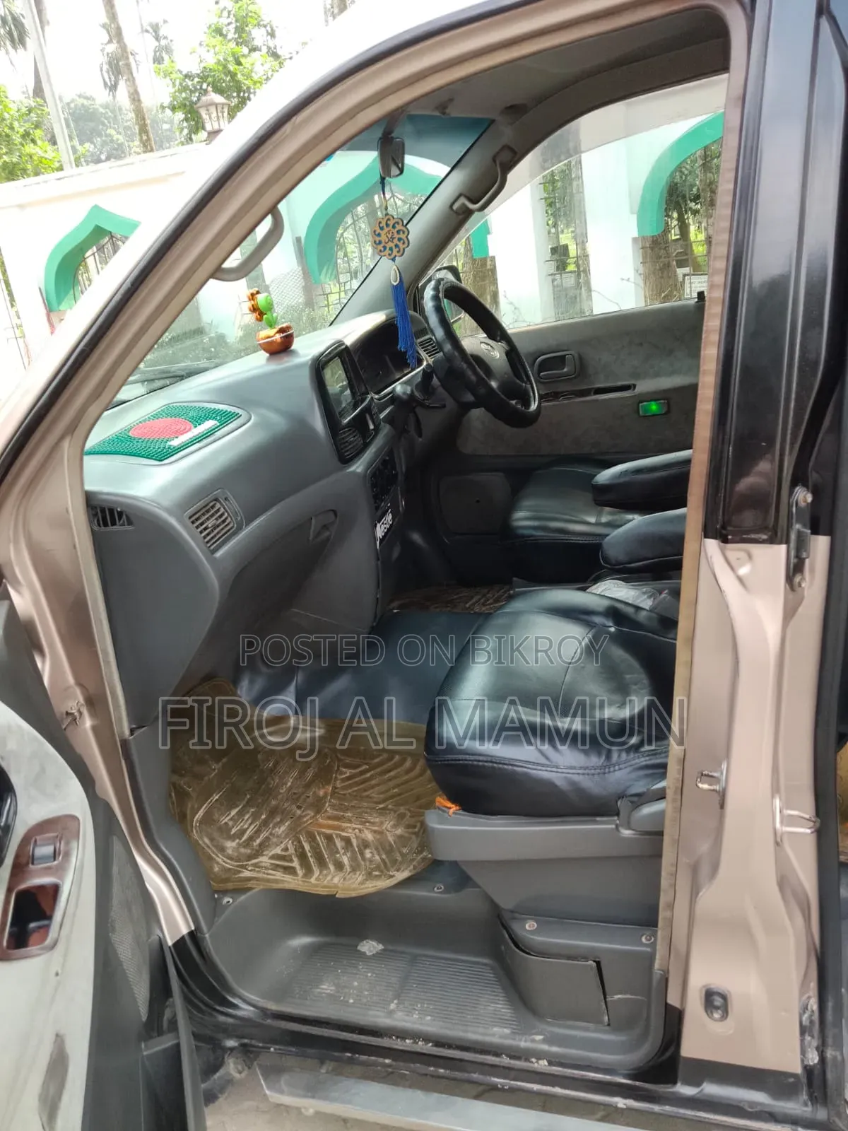 টয়োটা নোয়া ২০০১ হোয়াইট
