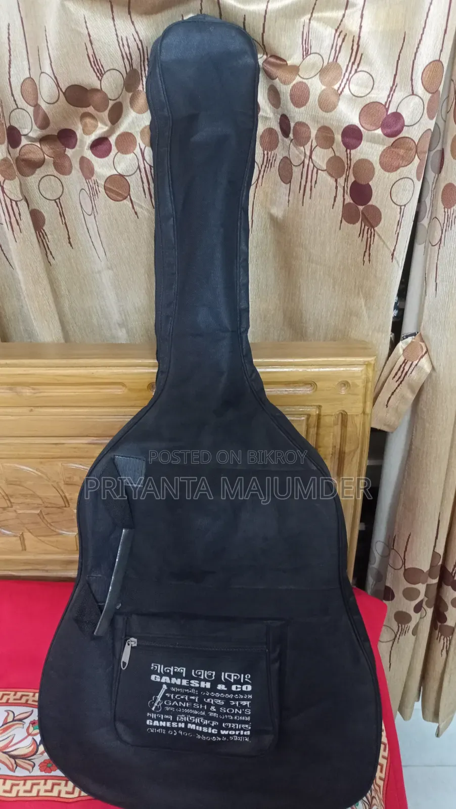 গিটার বিক্রি হবে