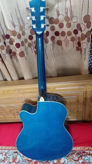 গিটার বিক্রি হবে