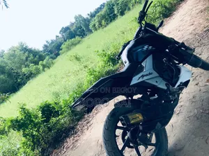 টিভিএস আপাচে আরটিআর ১৬০ ৪ ভালভ ২০১৯ কালো