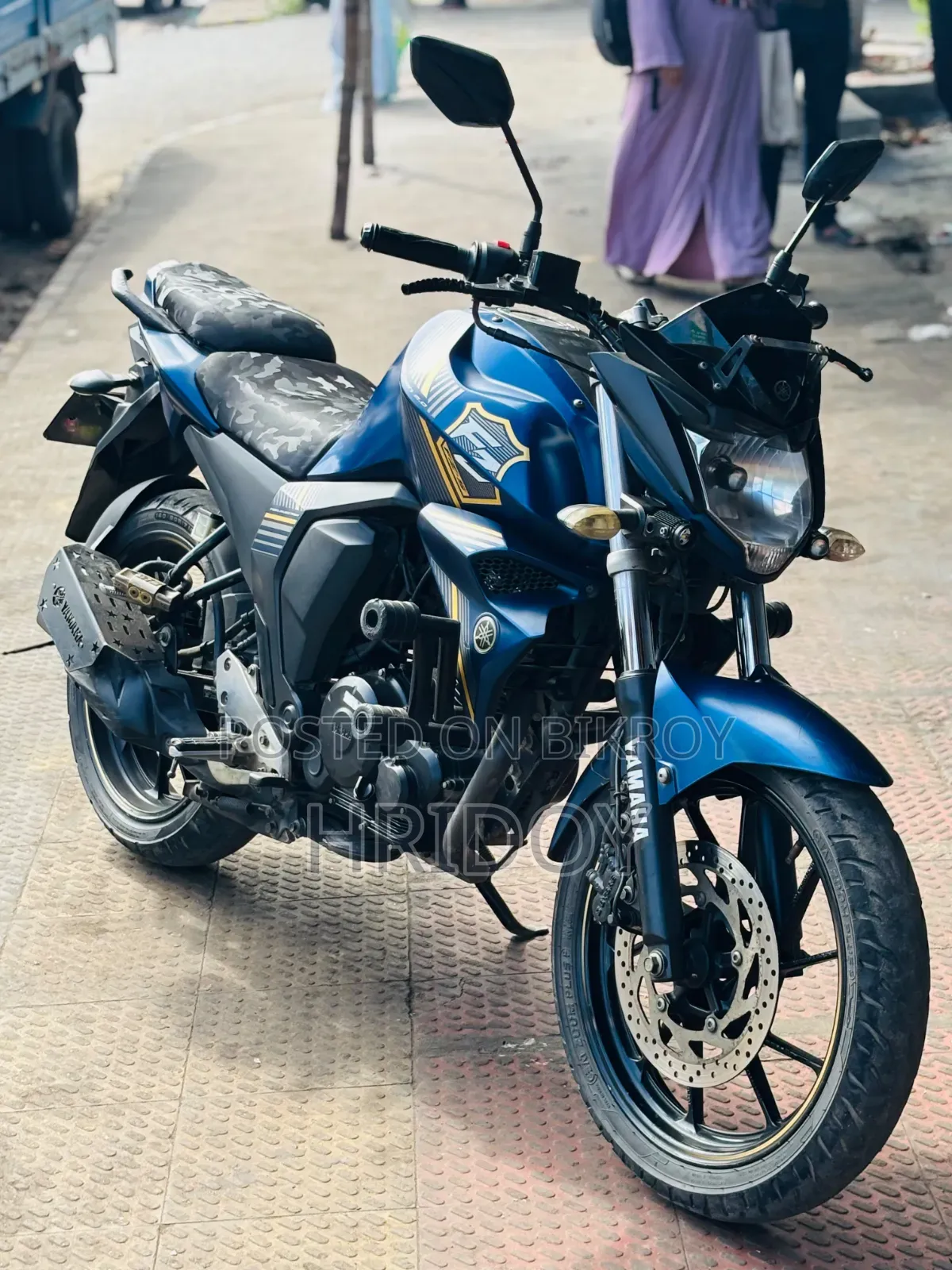 ইয়ামাহা এফজেডএস ভি২ ২০২৩ নীল